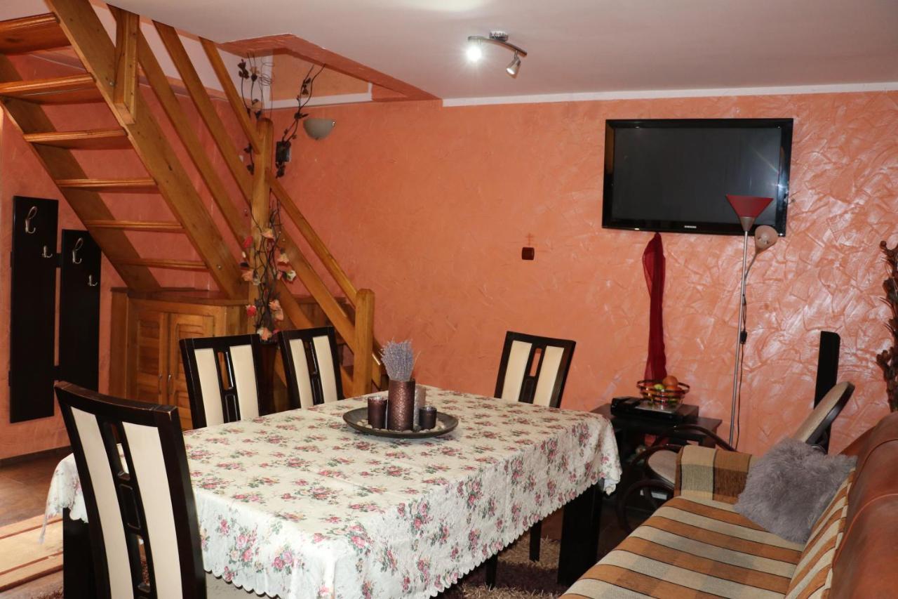 Amelia House Hotell Făgăraş Exteriör bild