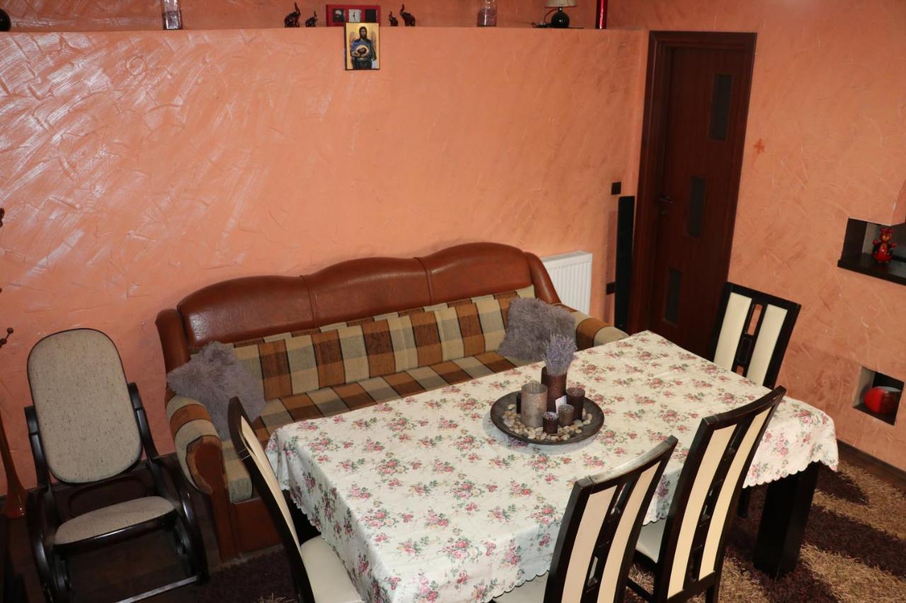 Amelia House Hotell Făgăraş Exteriör bild