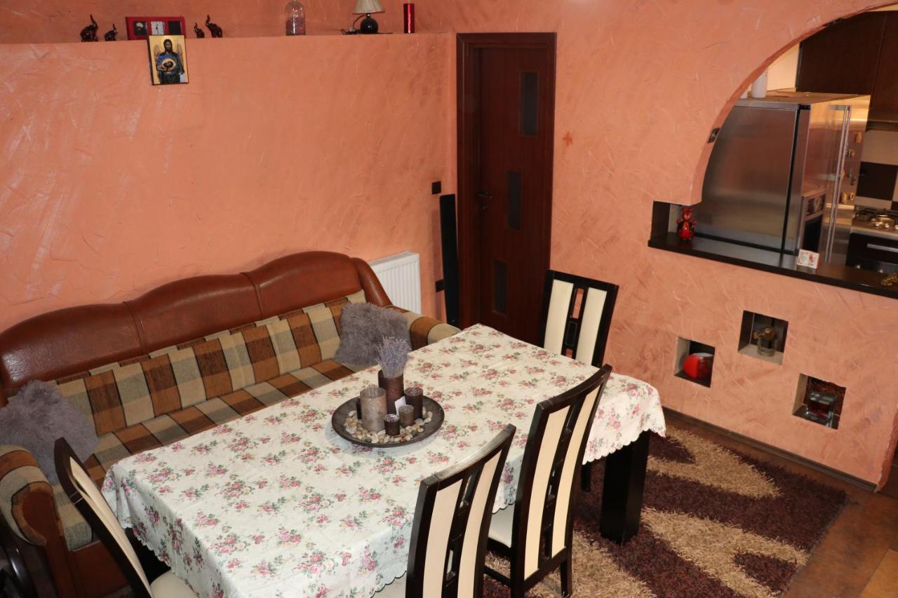 Amelia House Hotell Făgăraş Exteriör bild
