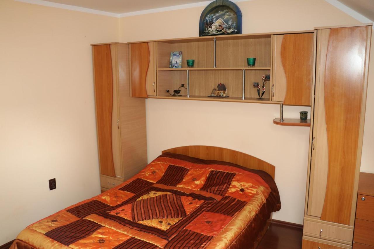 Amelia House Hotell Făgăraş Exteriör bild