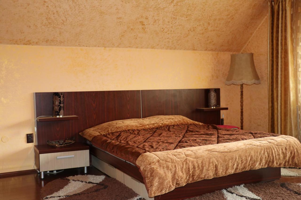 Amelia House Hotell Făgăraş Exteriör bild