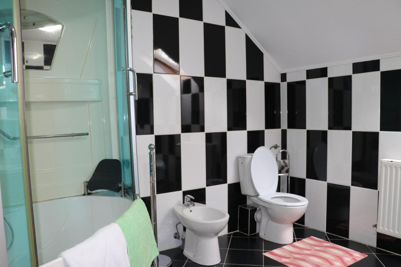 Amelia House Hotell Făgăraş Exteriör bild