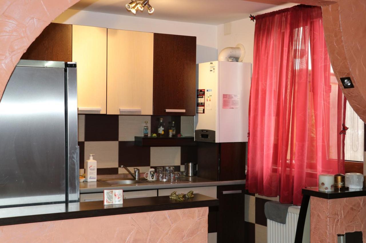 Amelia House Hotell Făgăraş Exteriör bild